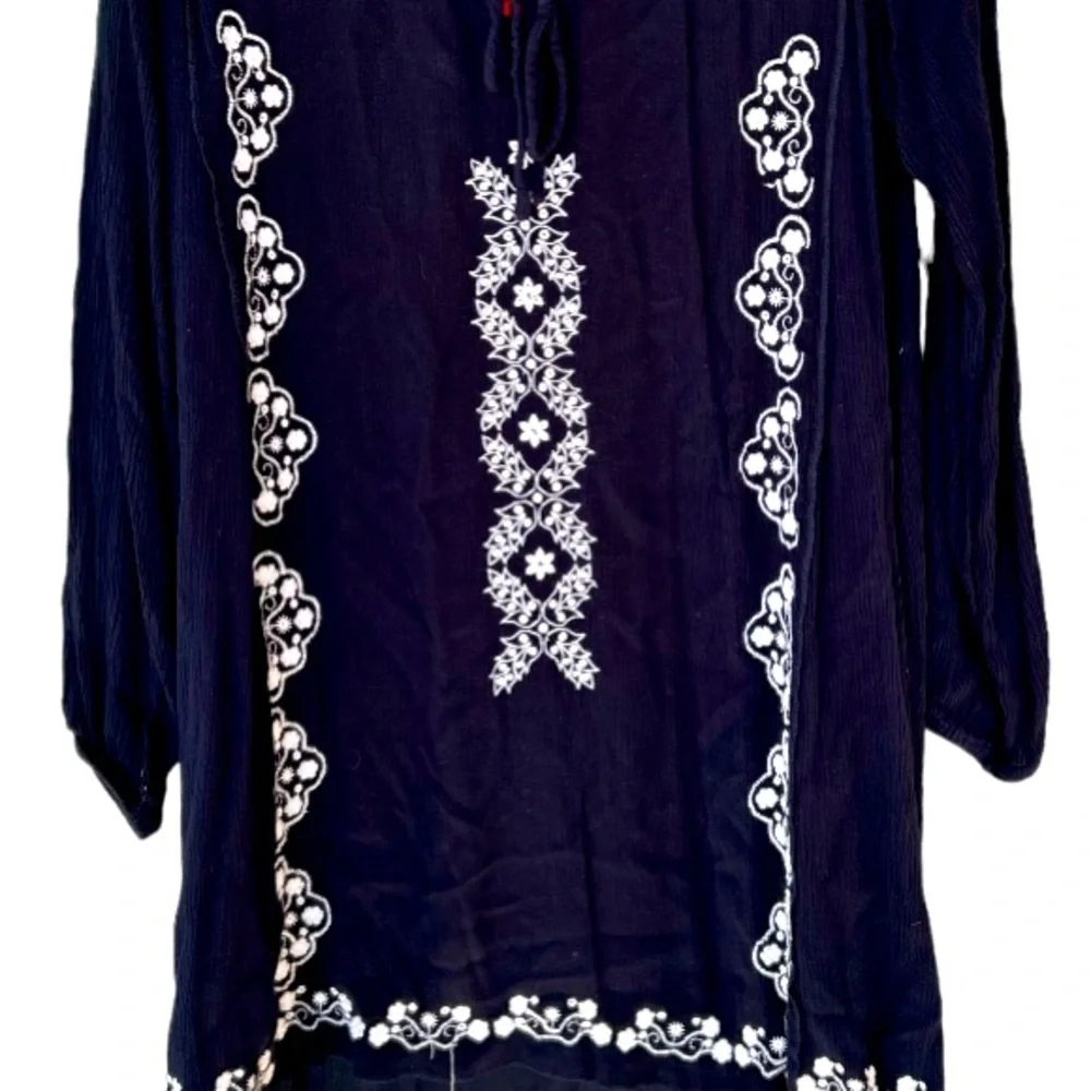 Neiman Marcus Blue White & Red Embroidered Casual Dress or Swimsuit Cover Size M - Picture 7 of 7
